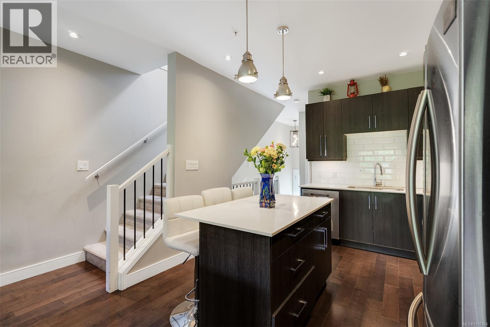 #115 300 Phelps Ave - 20