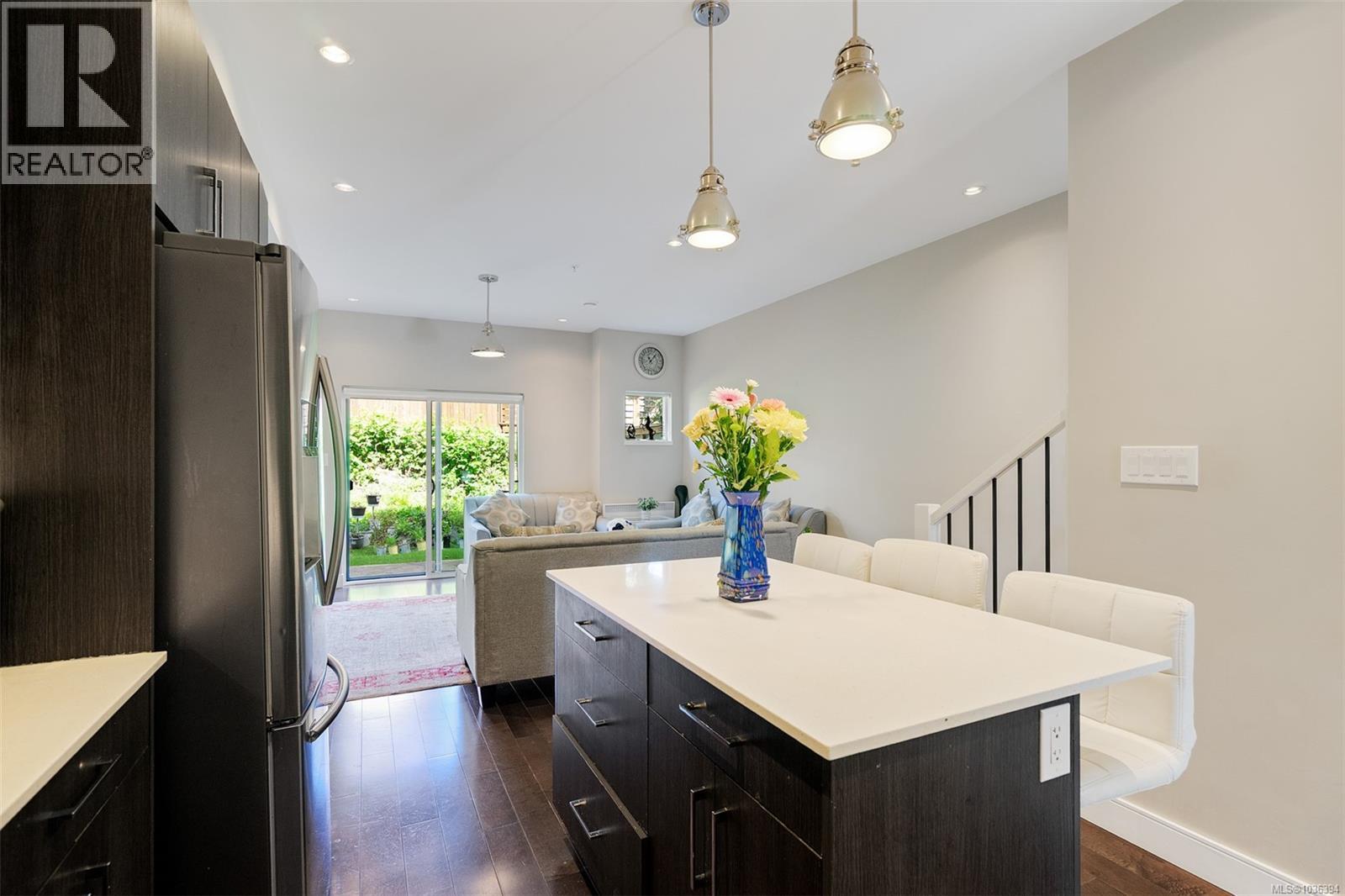 #115 300 Phelps Ave - 21