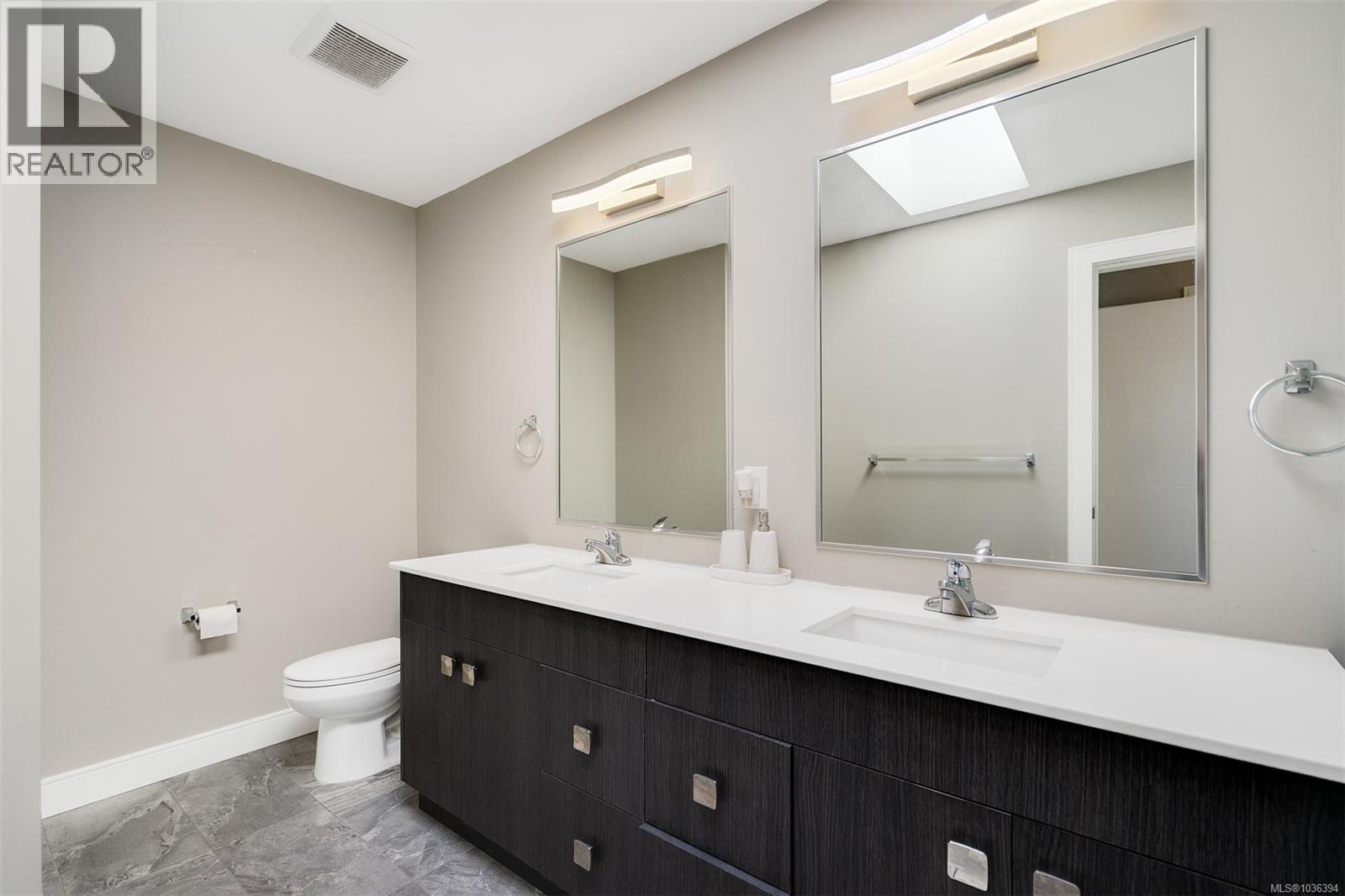 #115 300 Phelps Ave - 25