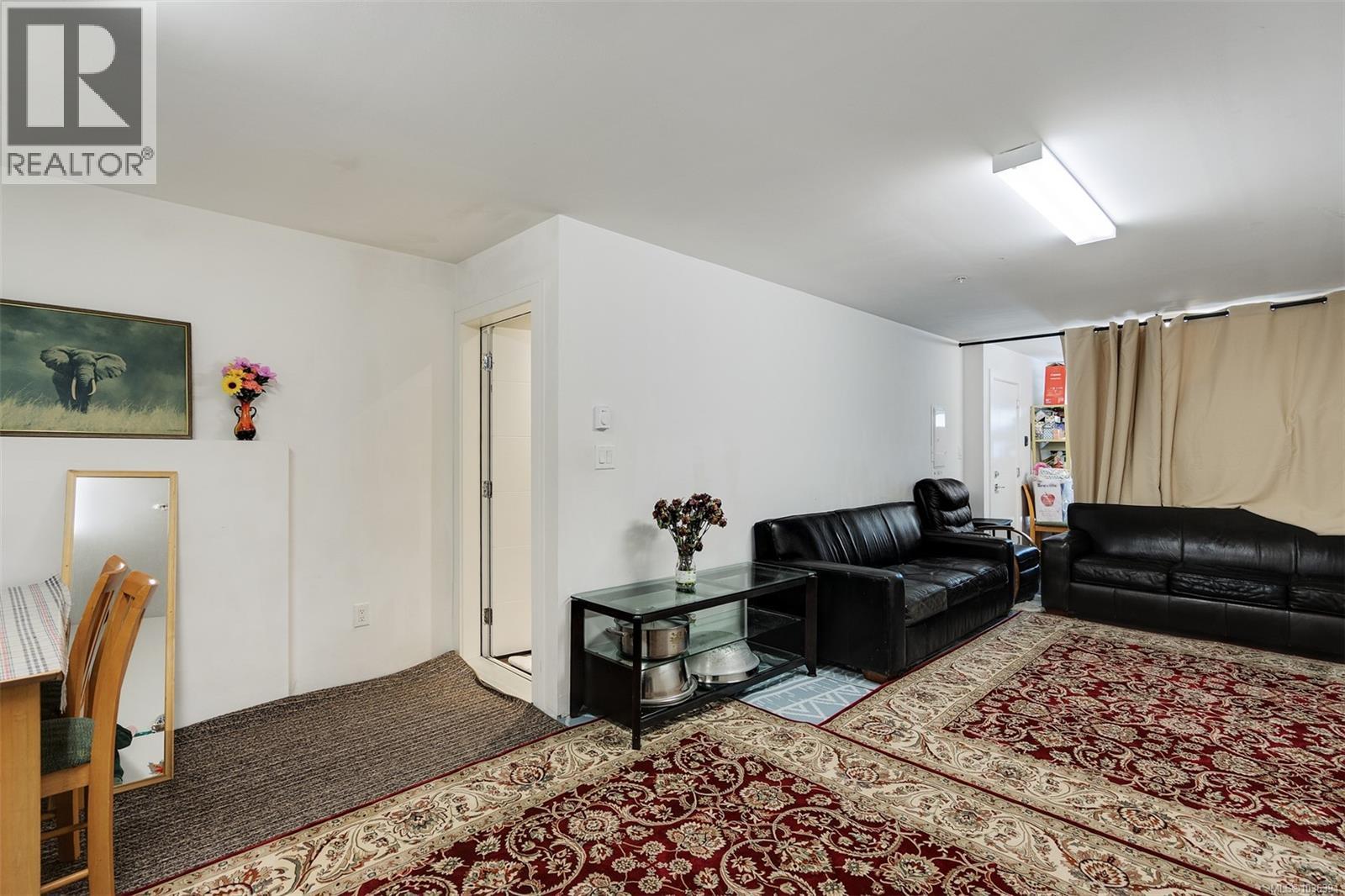 #115 300 Phelps Ave - 35
