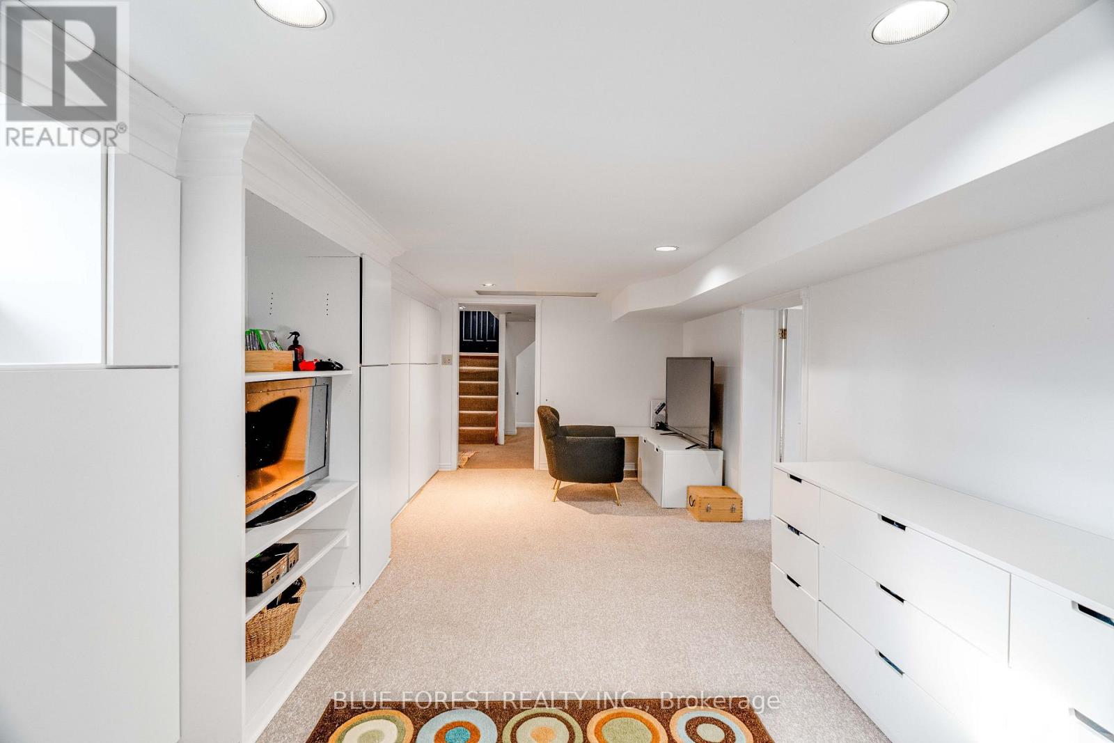 521 UPPER QUEEN STREET - 34
