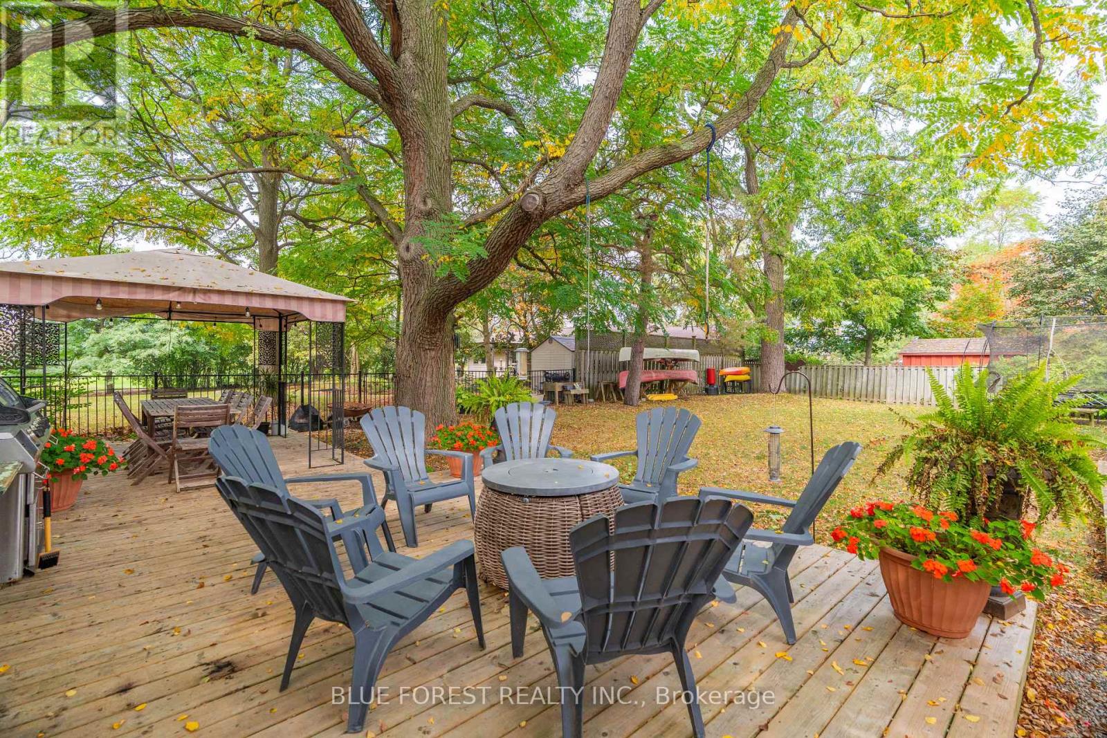 521 UPPER QUEEN STREET - 43