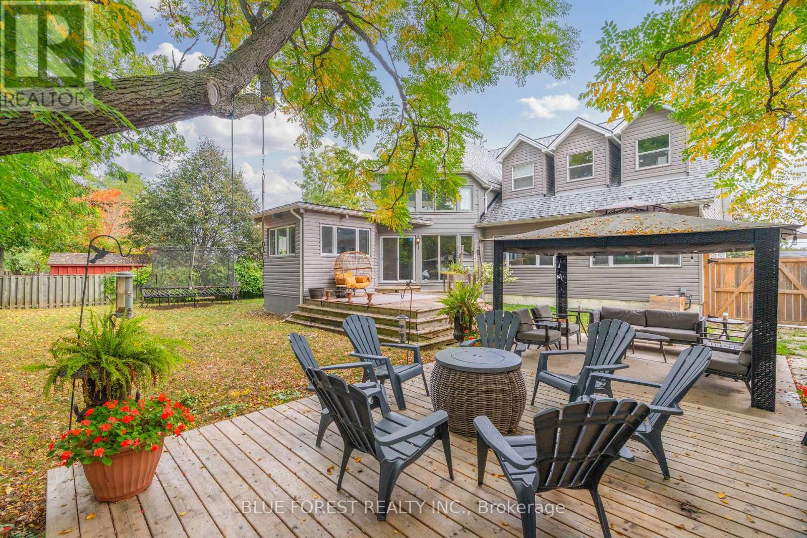 521 UPPER QUEEN STREET - 44