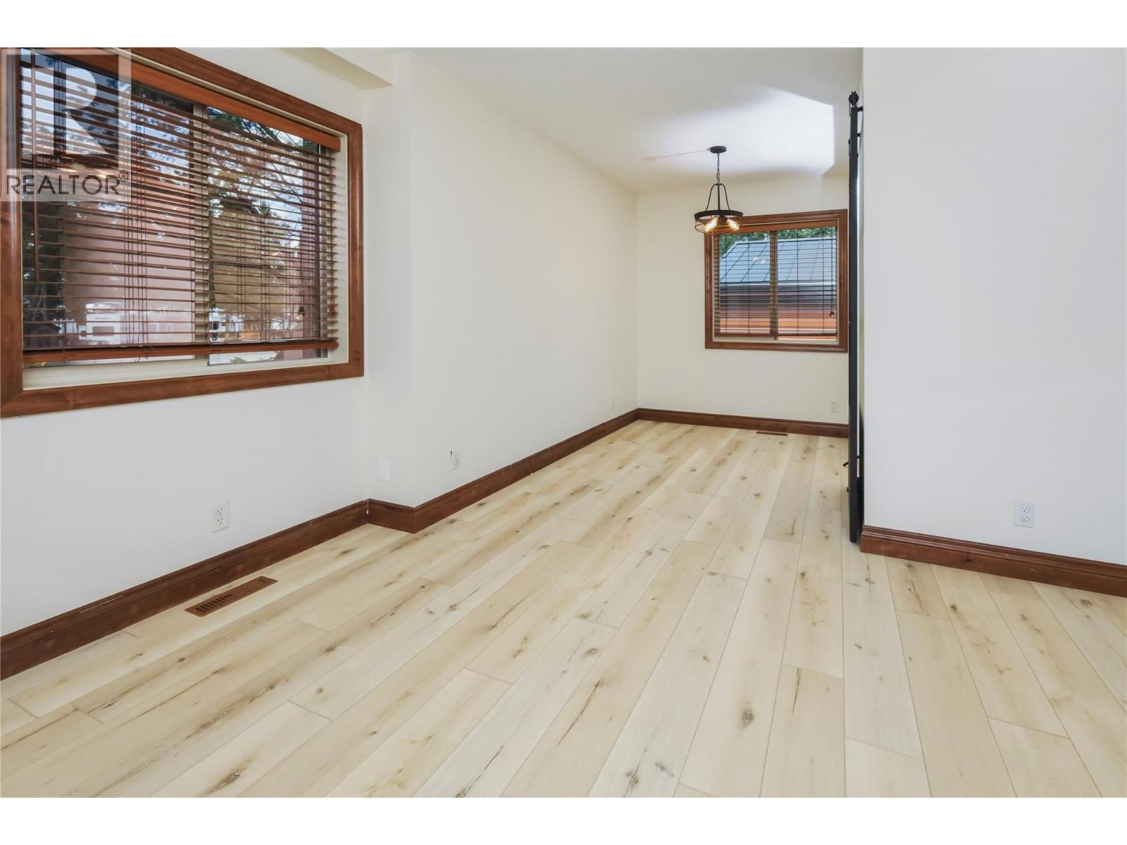 #43 4868 Riverview Drive - 22