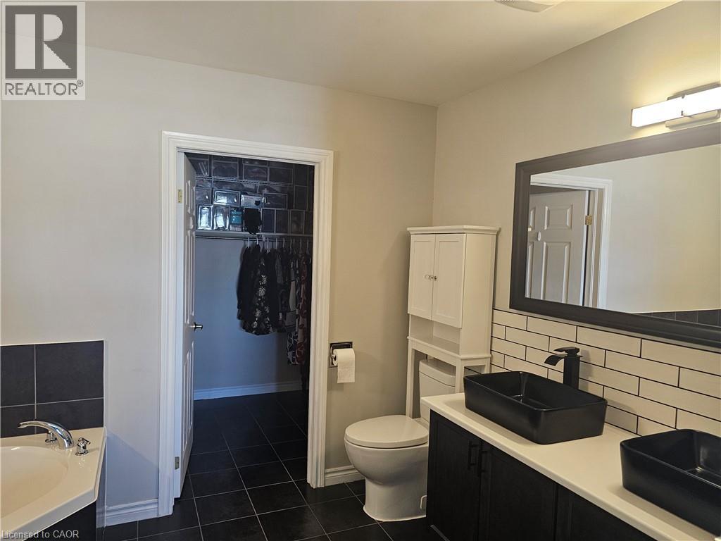 #102 308 WATSON Parkway N - 16
