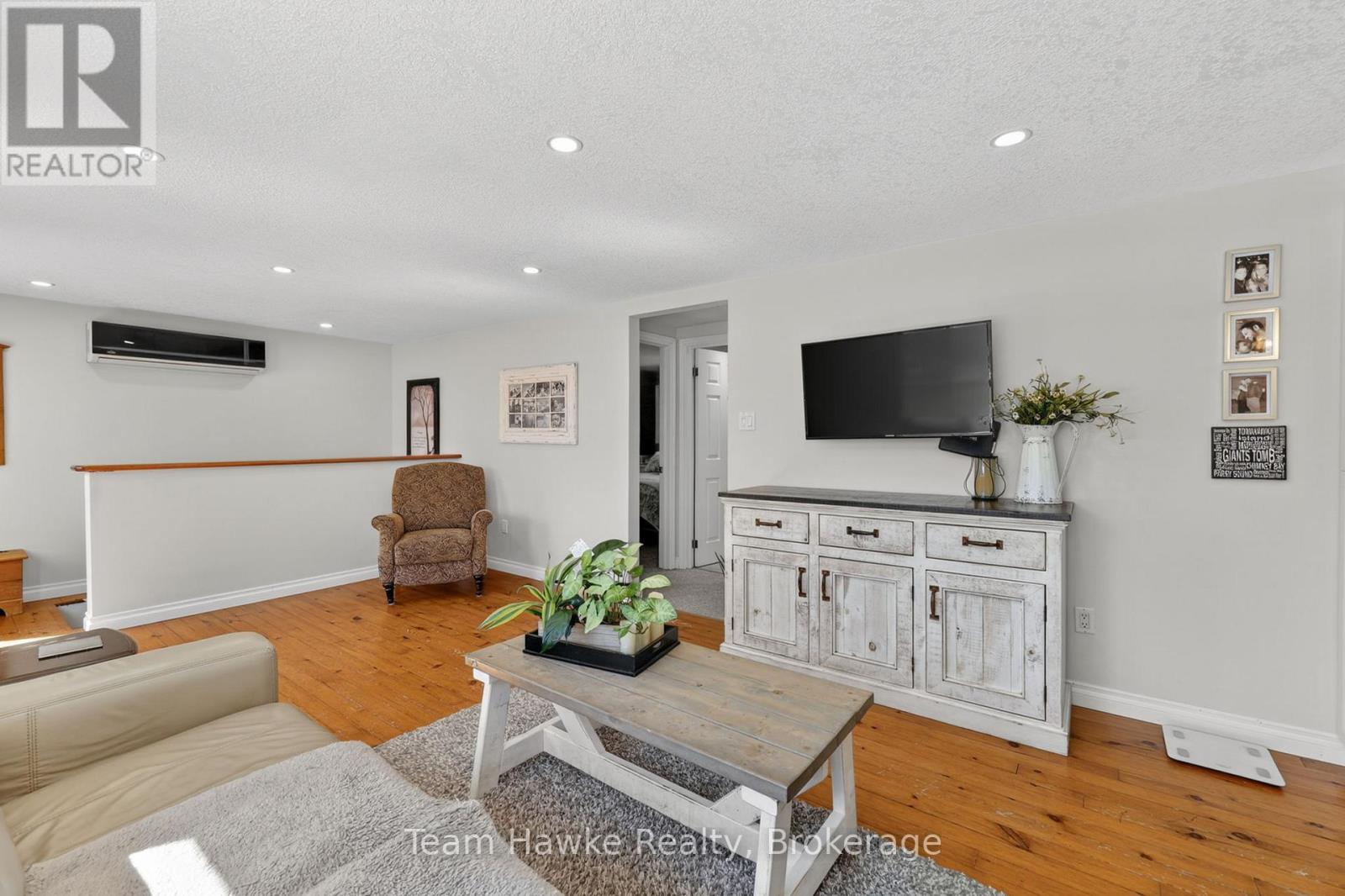 14 SARNA DRIVE - 17