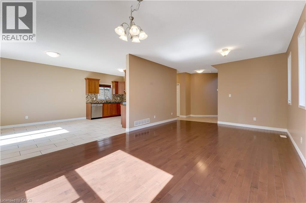15 ISABELLA Street, Kitchener, Ontario, N2E4J9 — Photo 7