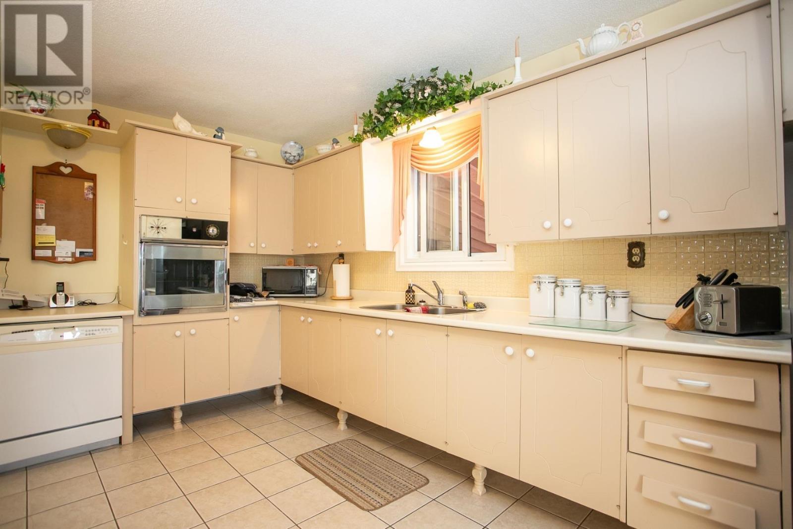114 Patricia AVE, Sault Ste. Marie, Ontario, P6C2A4 — Photo 7