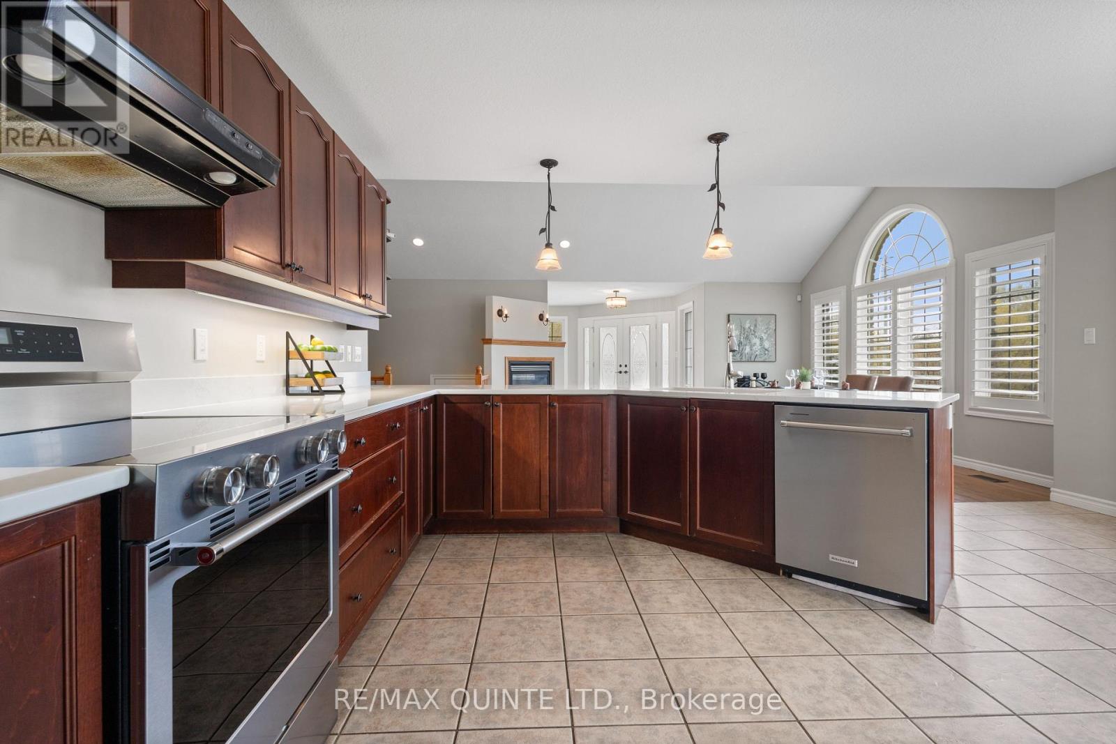 2 APPLECREST LANE - 19