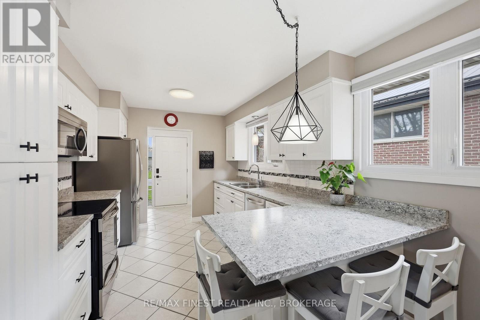 902 PEMBRIDGE CRESCENT — photo 15