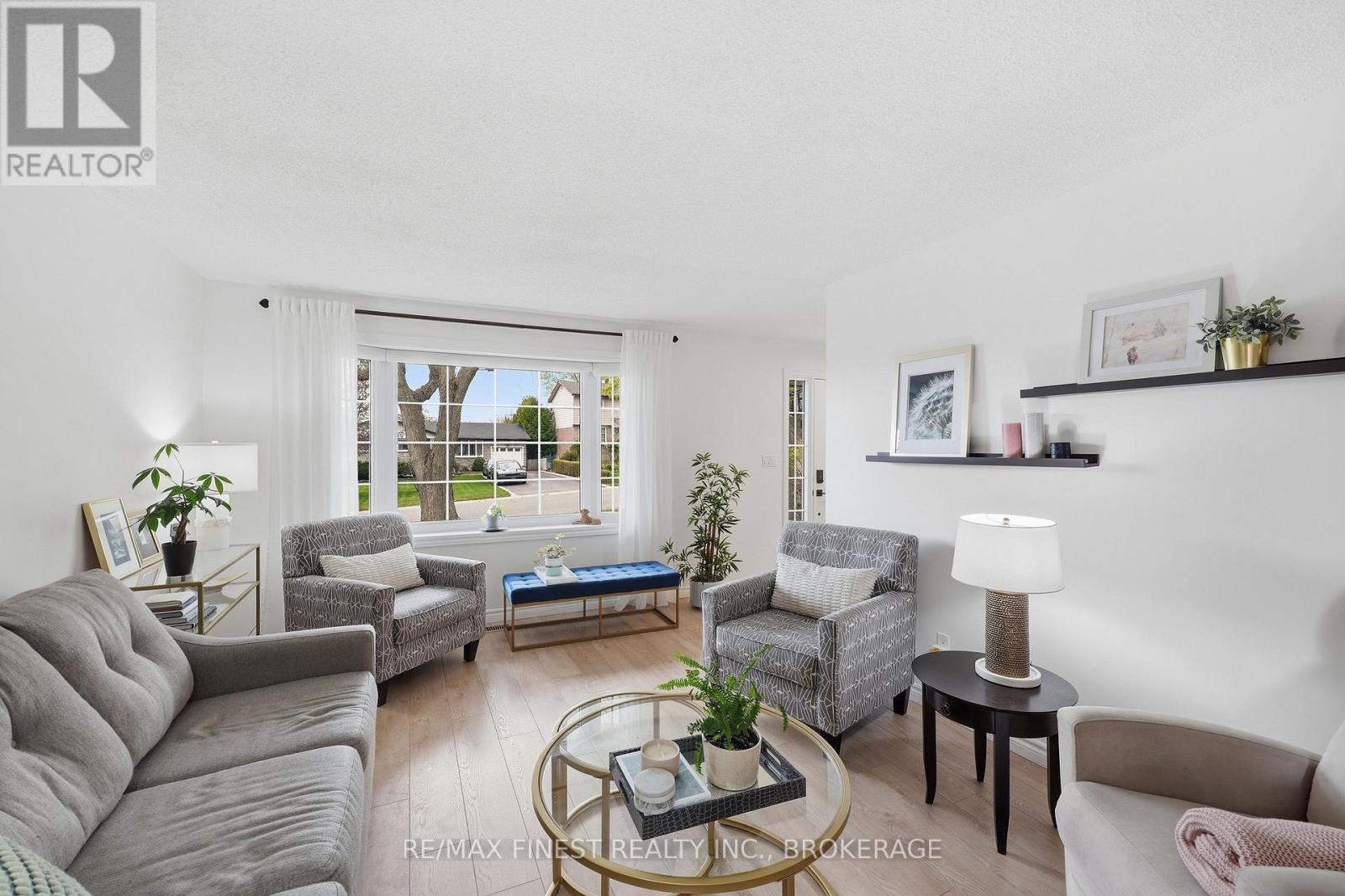 902 PEMBRIDGE CRESCENT — photo 10