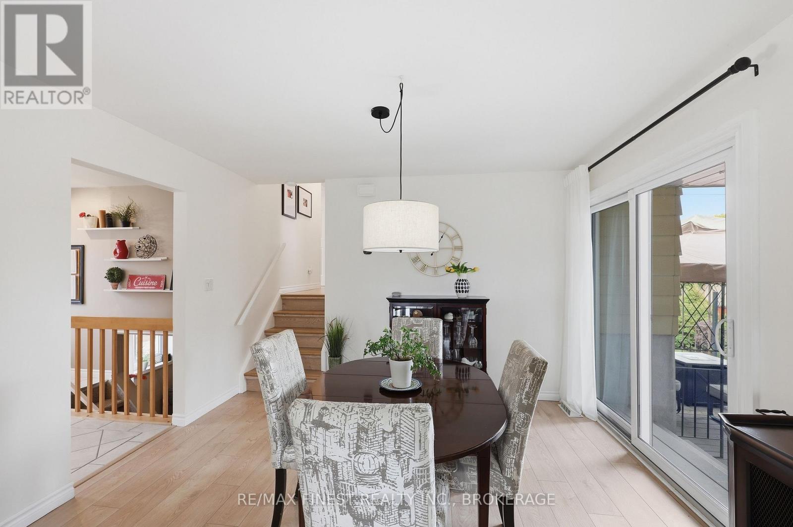 902 PEMBRIDGE CRESCENT — photo 12