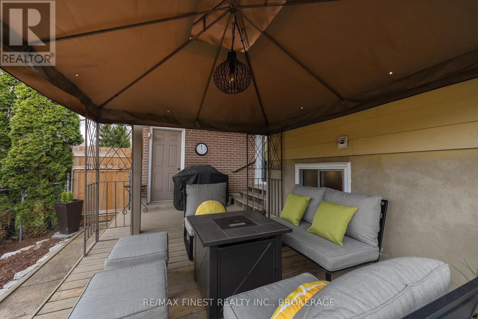 902 PEMBRIDGE CRESCENT — photo 40