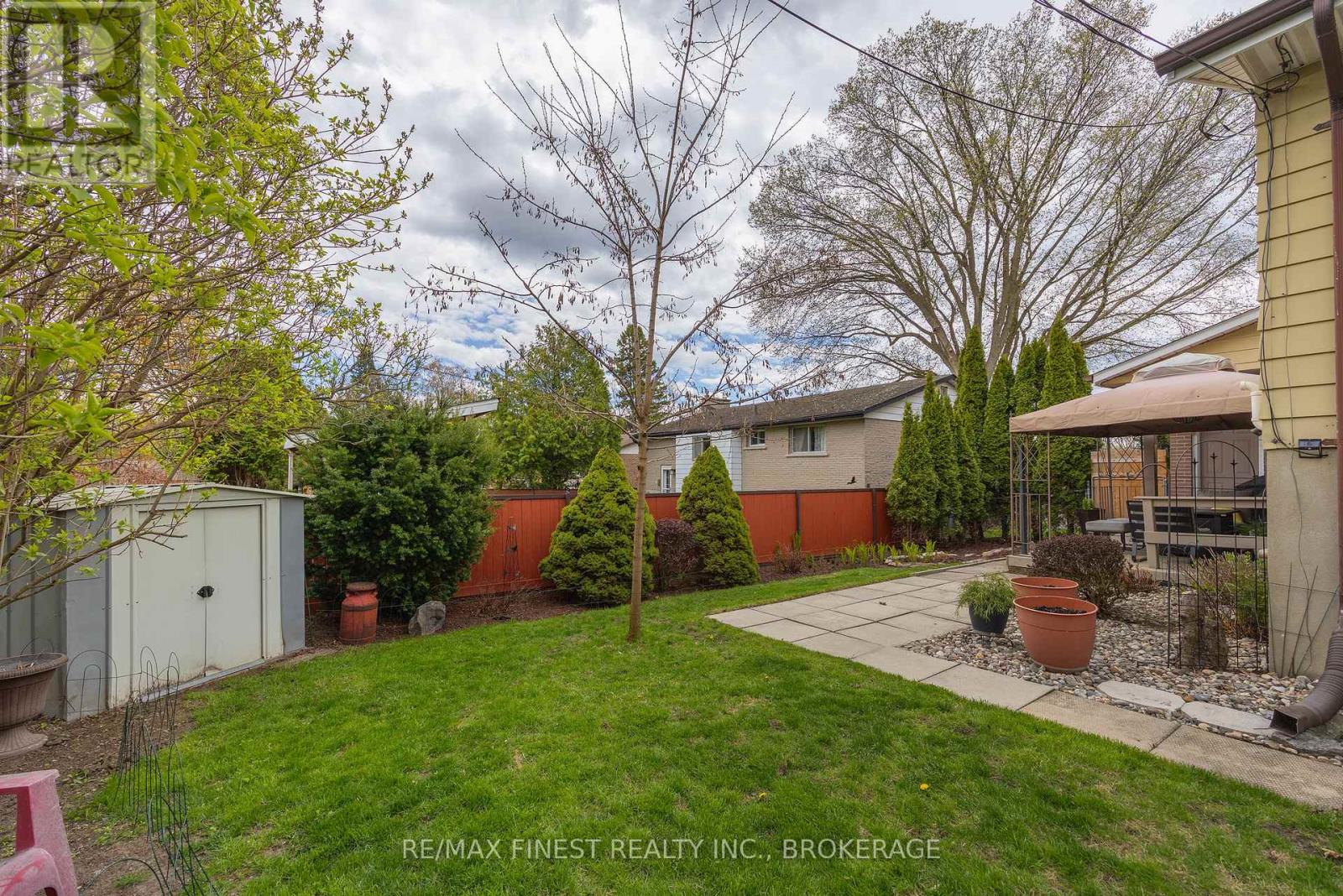 902 PEMBRIDGE CRESCENT — photo 43