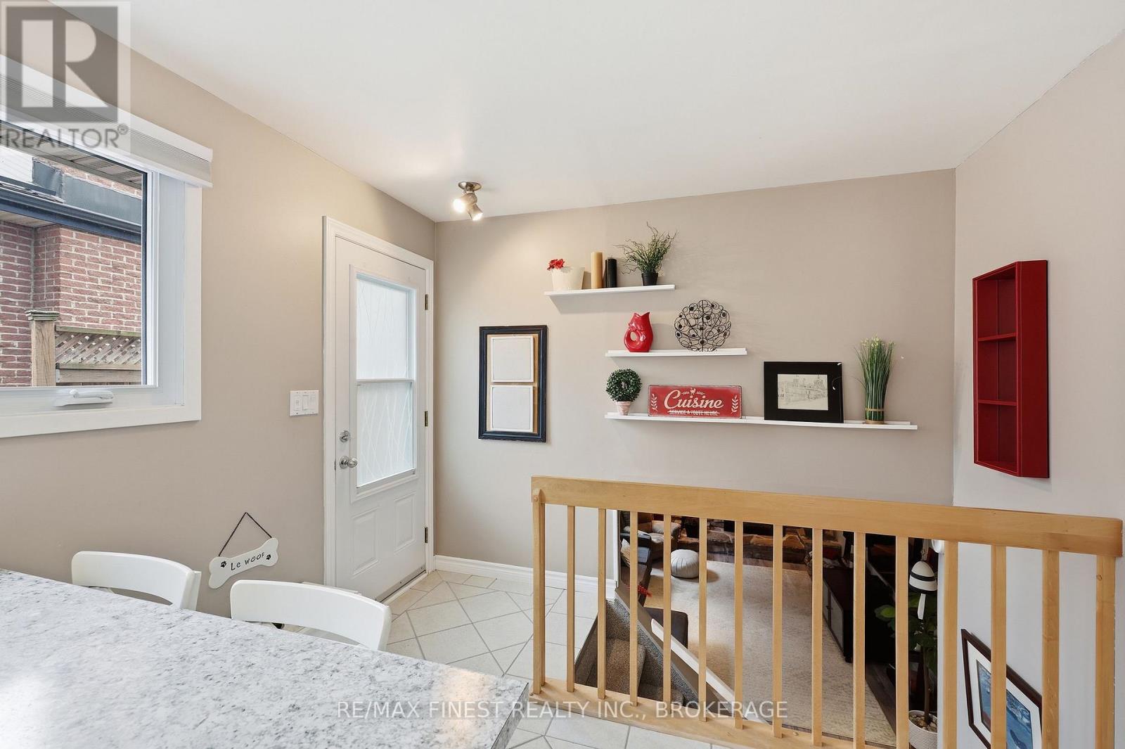 902 PEMBRIDGE CRESCENT — photo 19