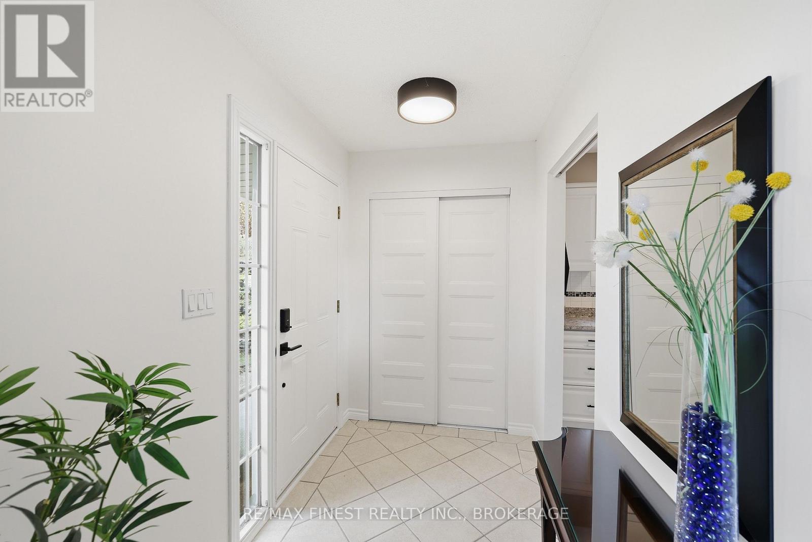 902 PEMBRIDGE CRESCENT — photo 6