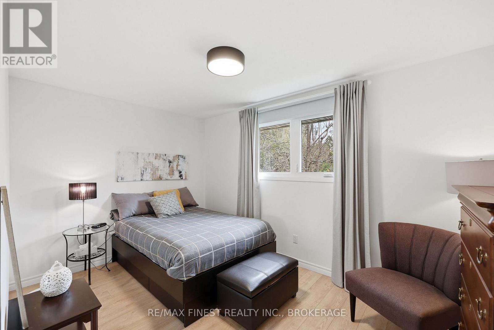 902 PEMBRIDGE CRESCENT — photo 30