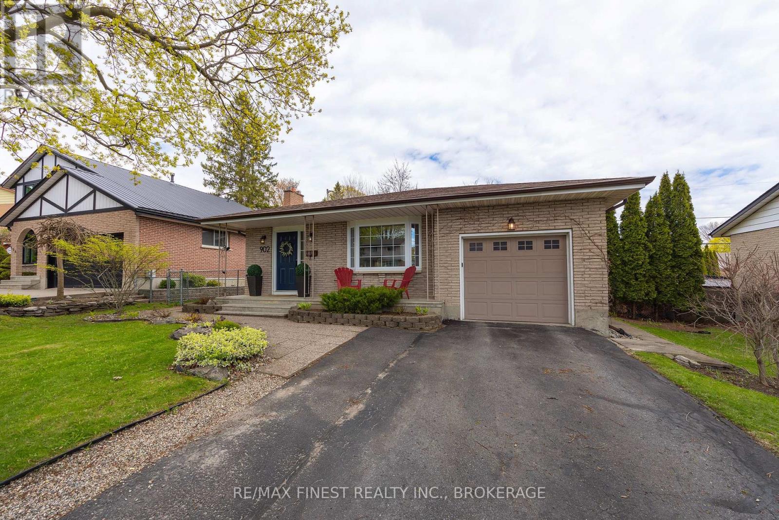 902 PEMBRIDGE CRESCENT - photo 4