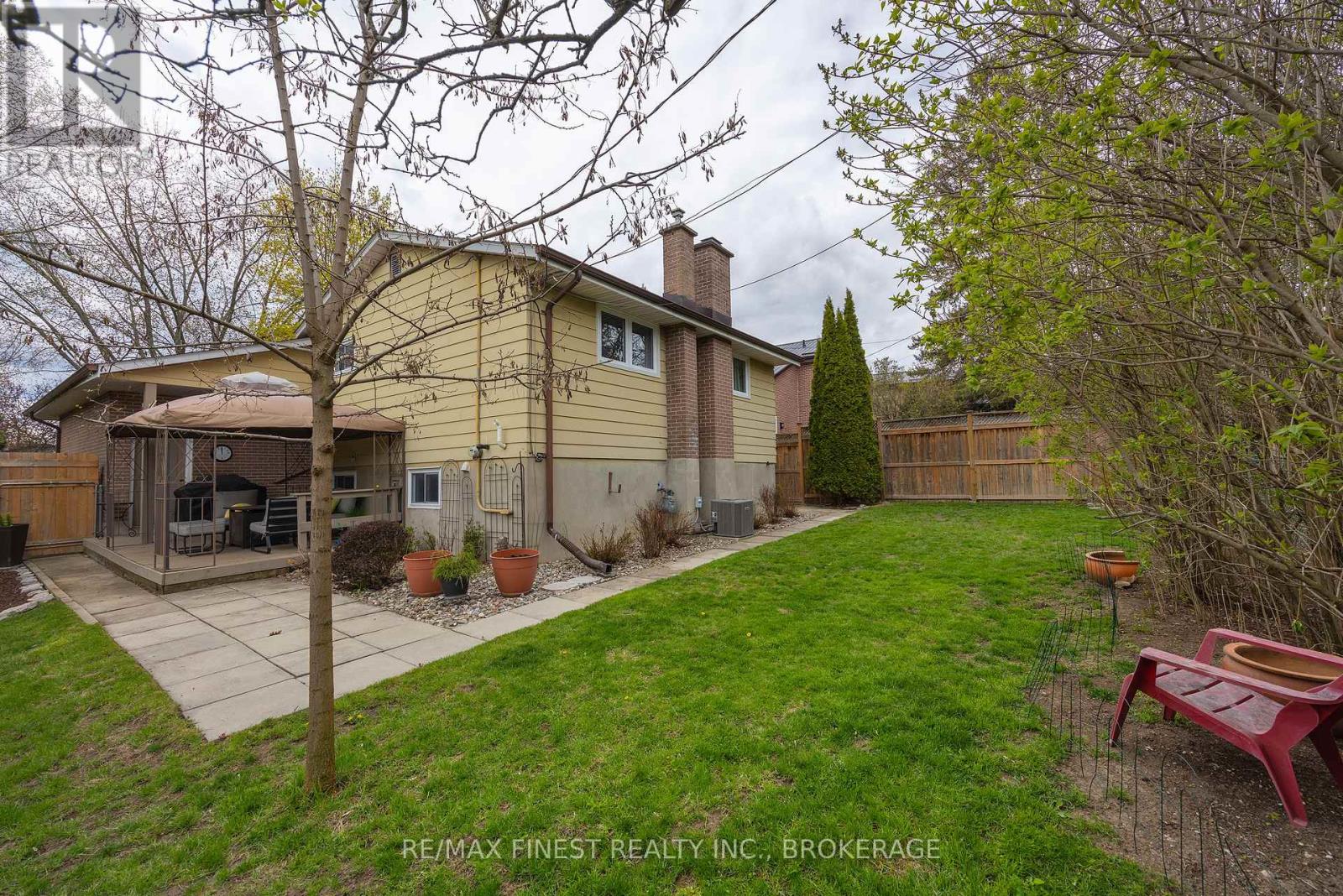 902 PEMBRIDGE CRESCENT — photo 44