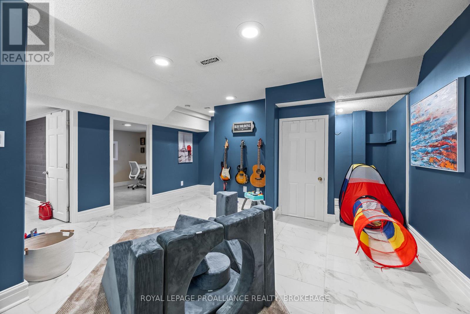 55 SHAW STREET - 27