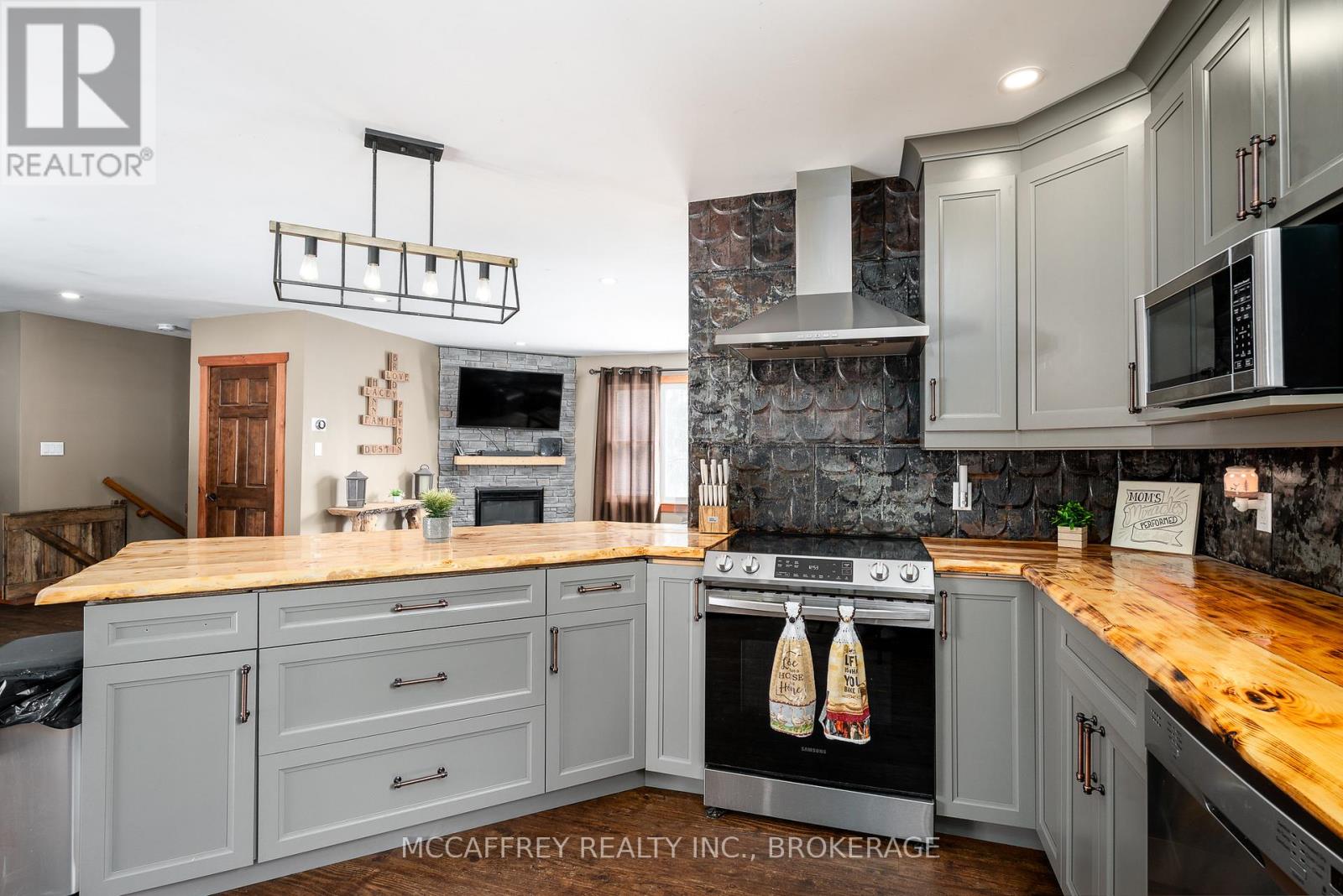 754 CHURCH ROAD - 14