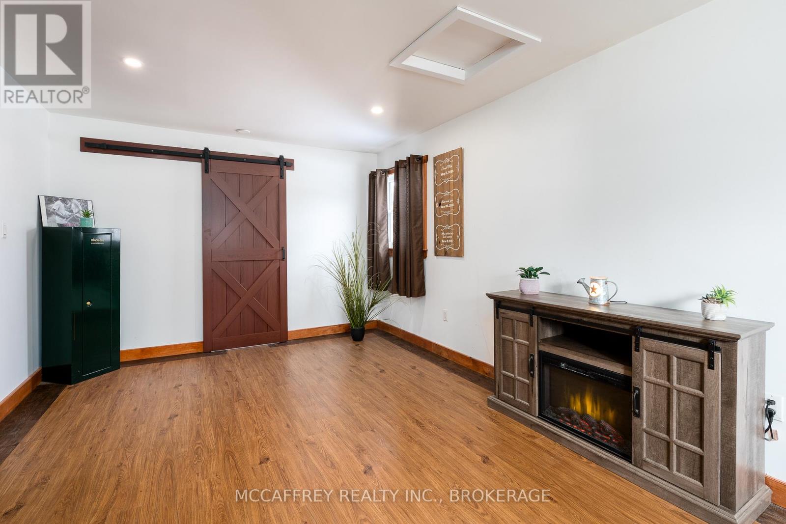 754 CHURCH ROAD - 21