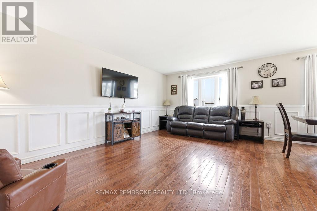 52 HIGHLAND PARK DRIVE — photo 16