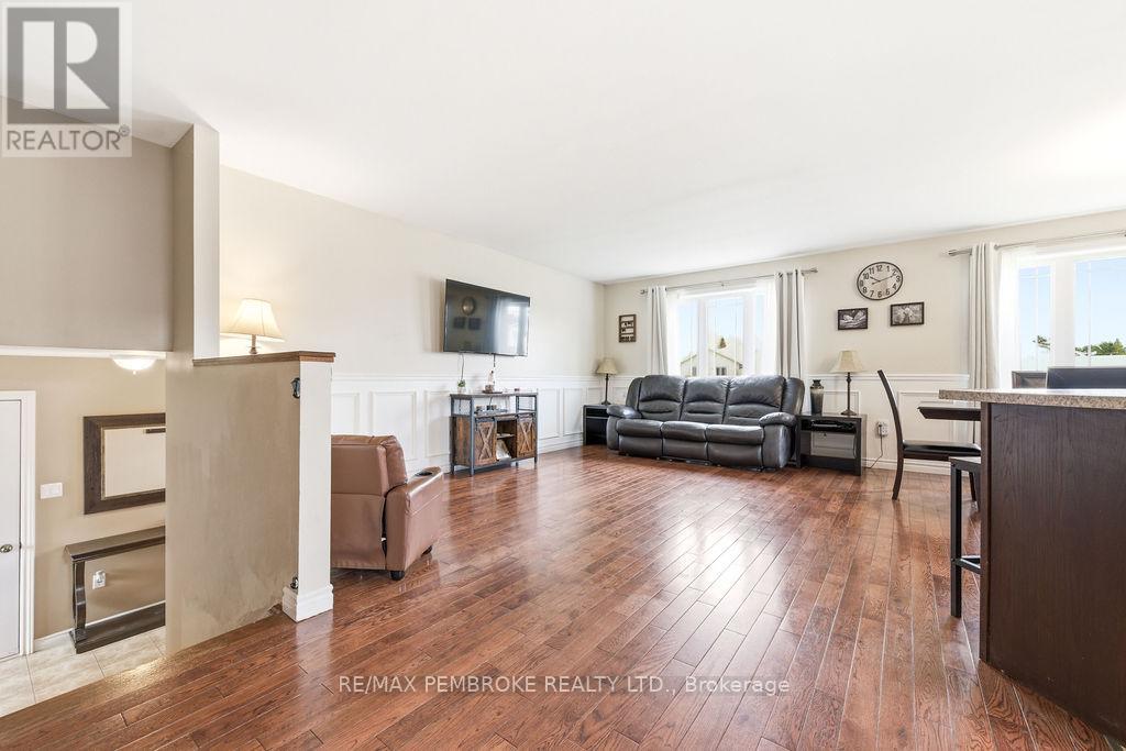 52 HIGHLAND PARK DRIVE — photo 17