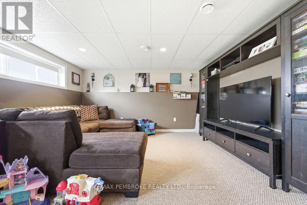 52 HIGHLAND PARK DRIVE — photo 31