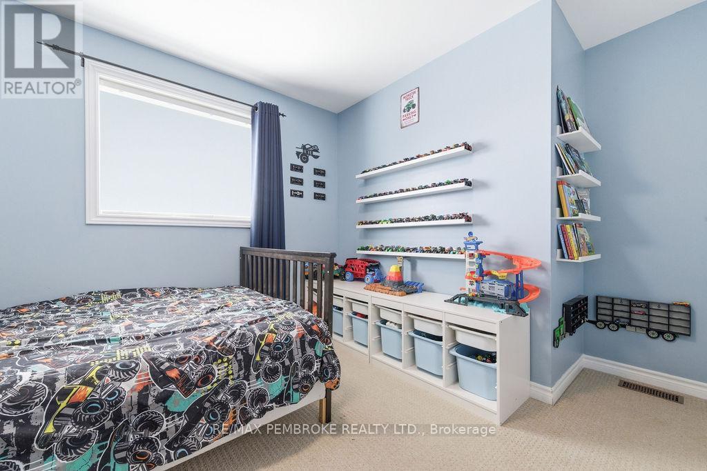 52 HIGHLAND PARK DRIVE — photo 29