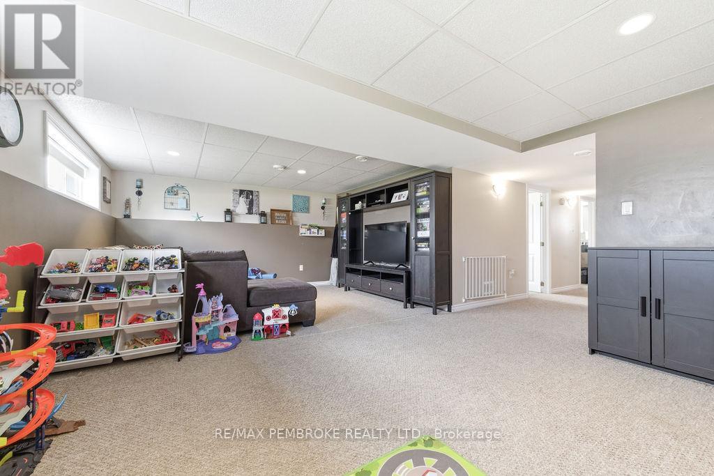 52 HIGHLAND PARK DRIVE — photo 34