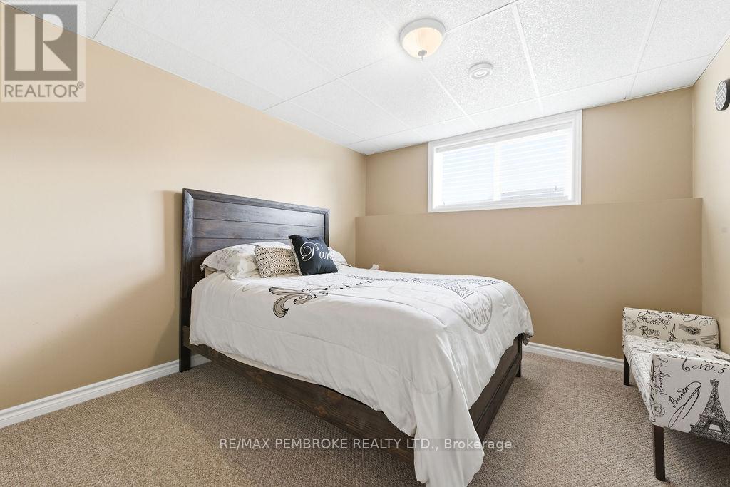 52 HIGHLAND PARK DRIVE — photo 35