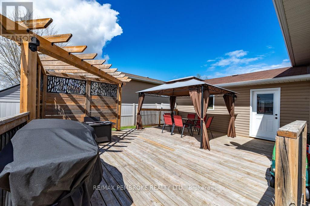 52 HIGHLAND PARK DRIVE — photo 41