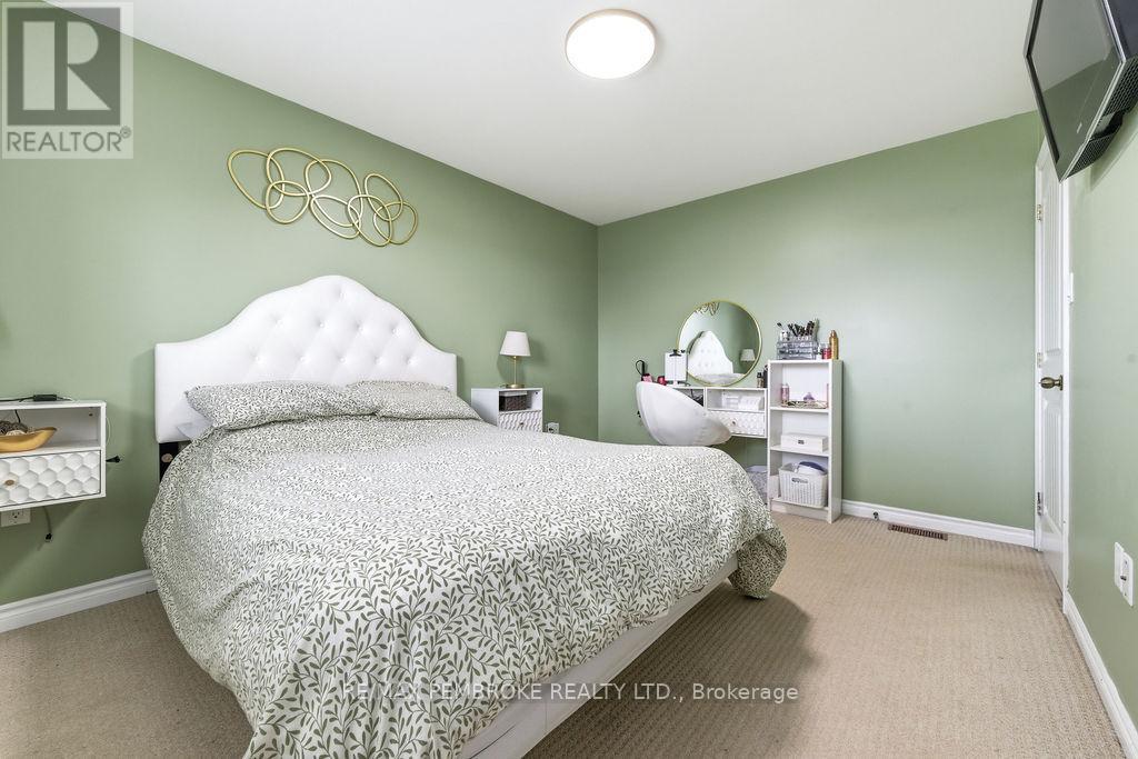52 HIGHLAND PARK DRIVE — photo 24