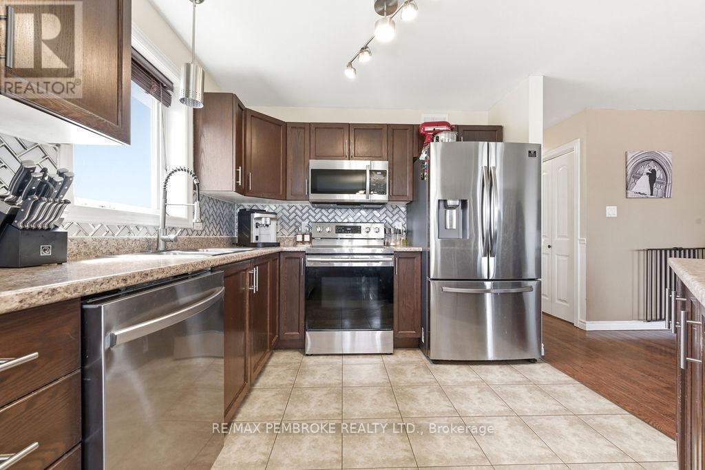 52 HIGHLAND PARK DRIVE — photo 9