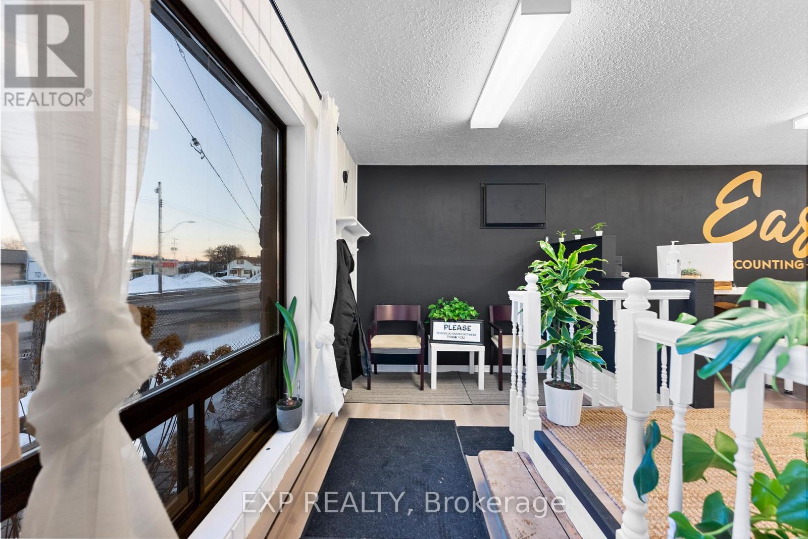 12 DUNN STREET — photo 8
