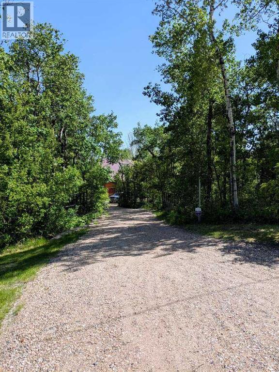 105, 433042 Range Road 221