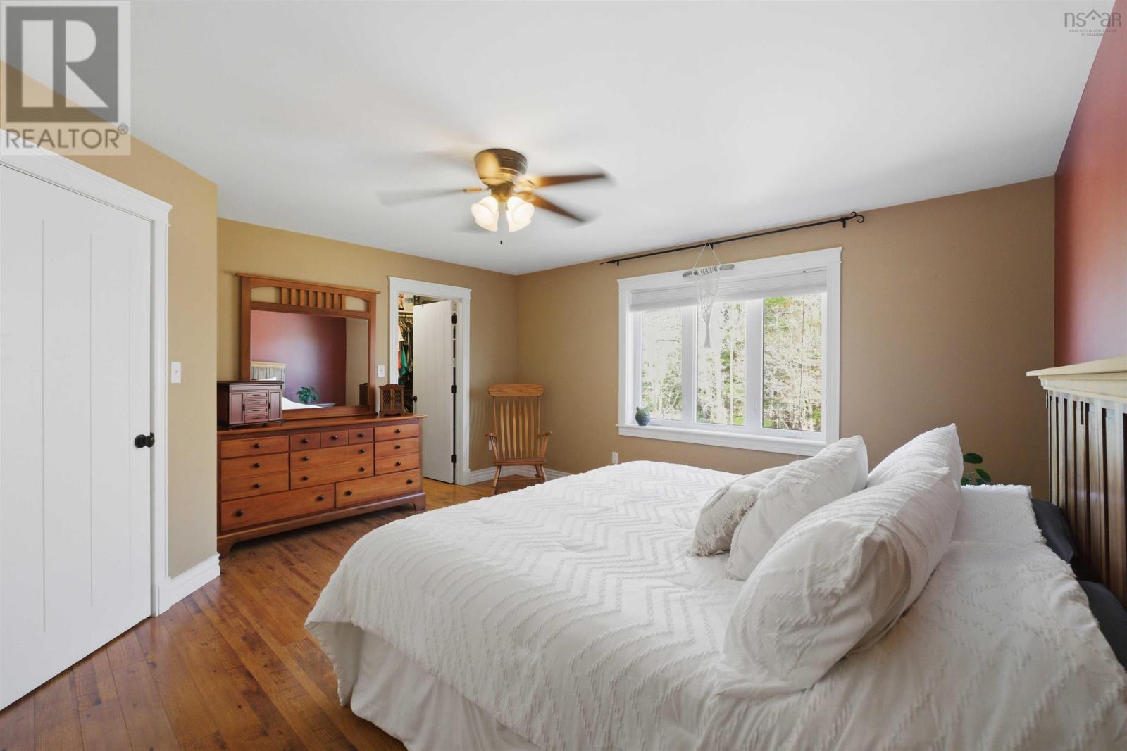 1853 Middle Road - 13
