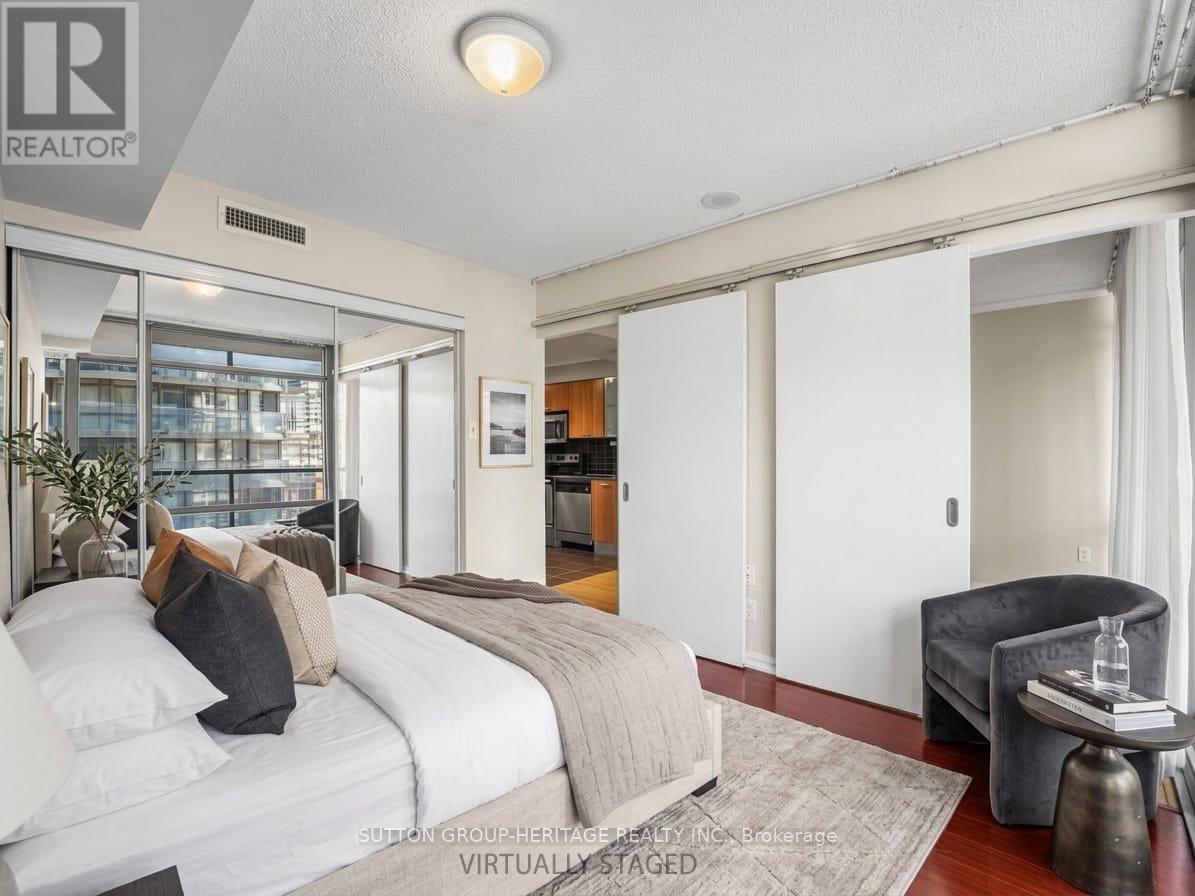 #610 37 GROSVENOR STREET - 20