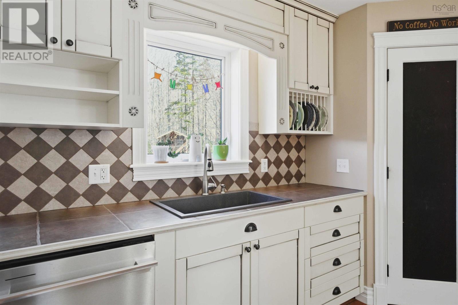 1853 Middle Road - 6
