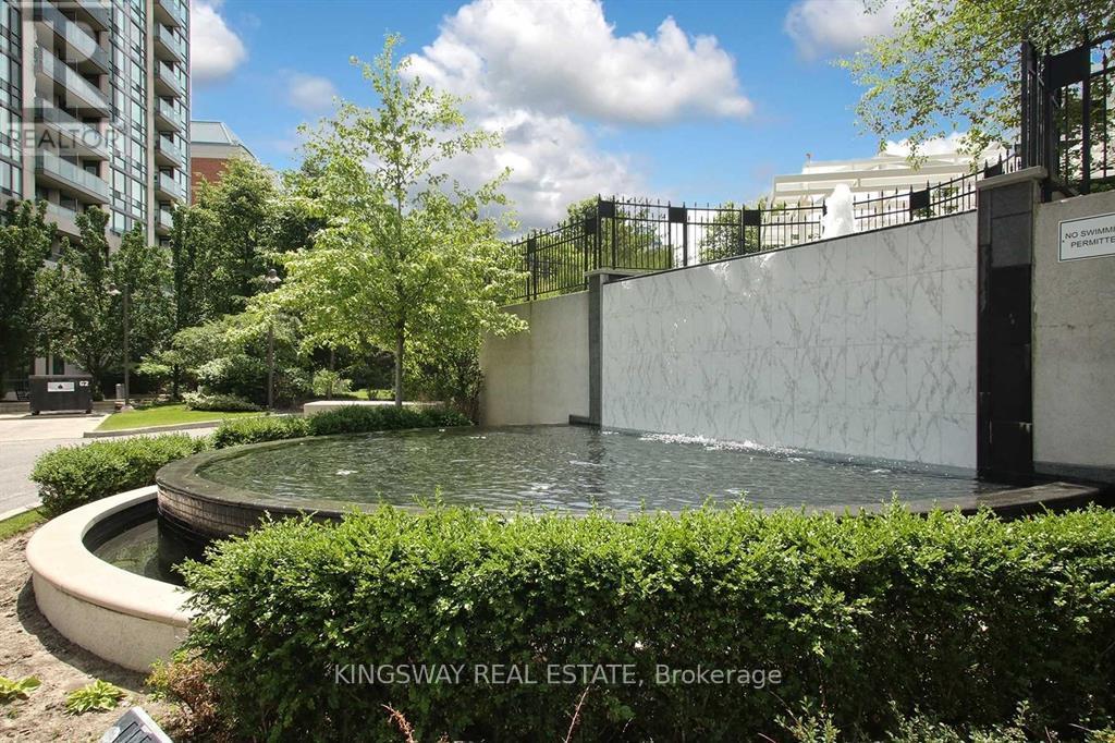 #210 68 GRANGEWAY AVENUE - 3