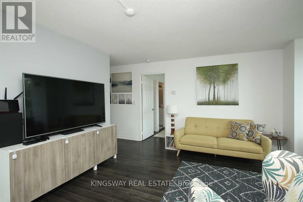 #210 68 GRANGEWAY AVENUE - 16