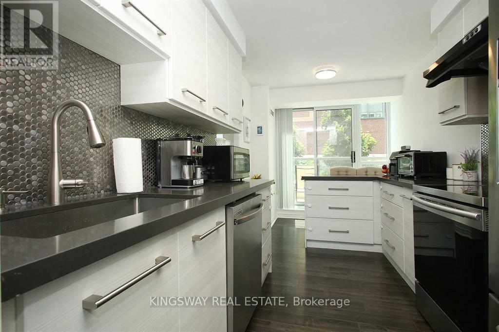 #210 68 GRANGEWAY AVENUE - 6