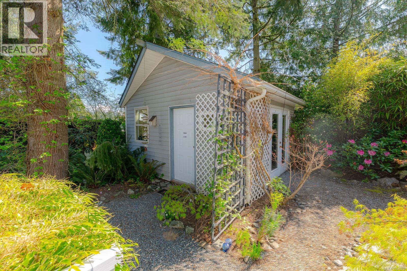 1345 Garrett Pl - 32