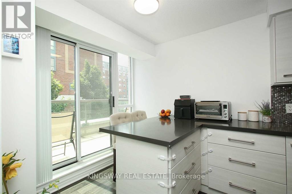 #210 68 GRANGEWAY AVENUE - 9