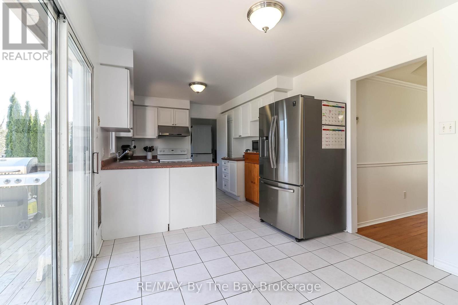 10 LAMONT CREEK DRIVE - 21