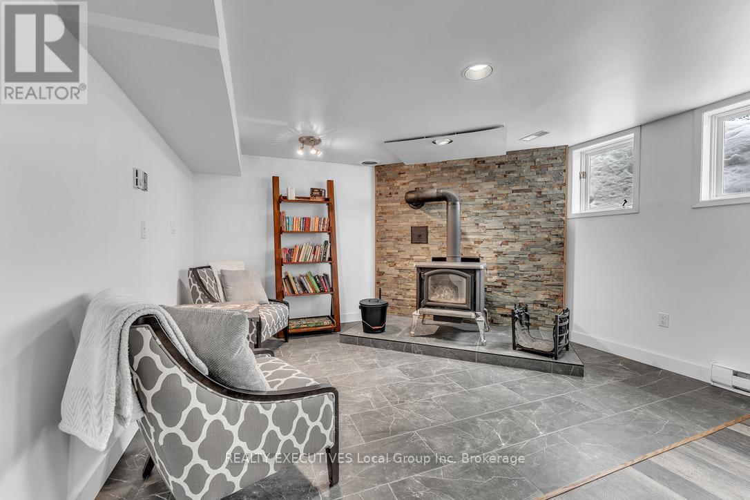 1 SPRINGDALE DRIVE - 36