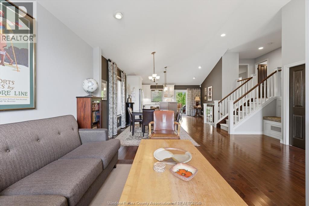 944 THOMPSON, Windsor, Ontario, N8S2G8 — Photo 2