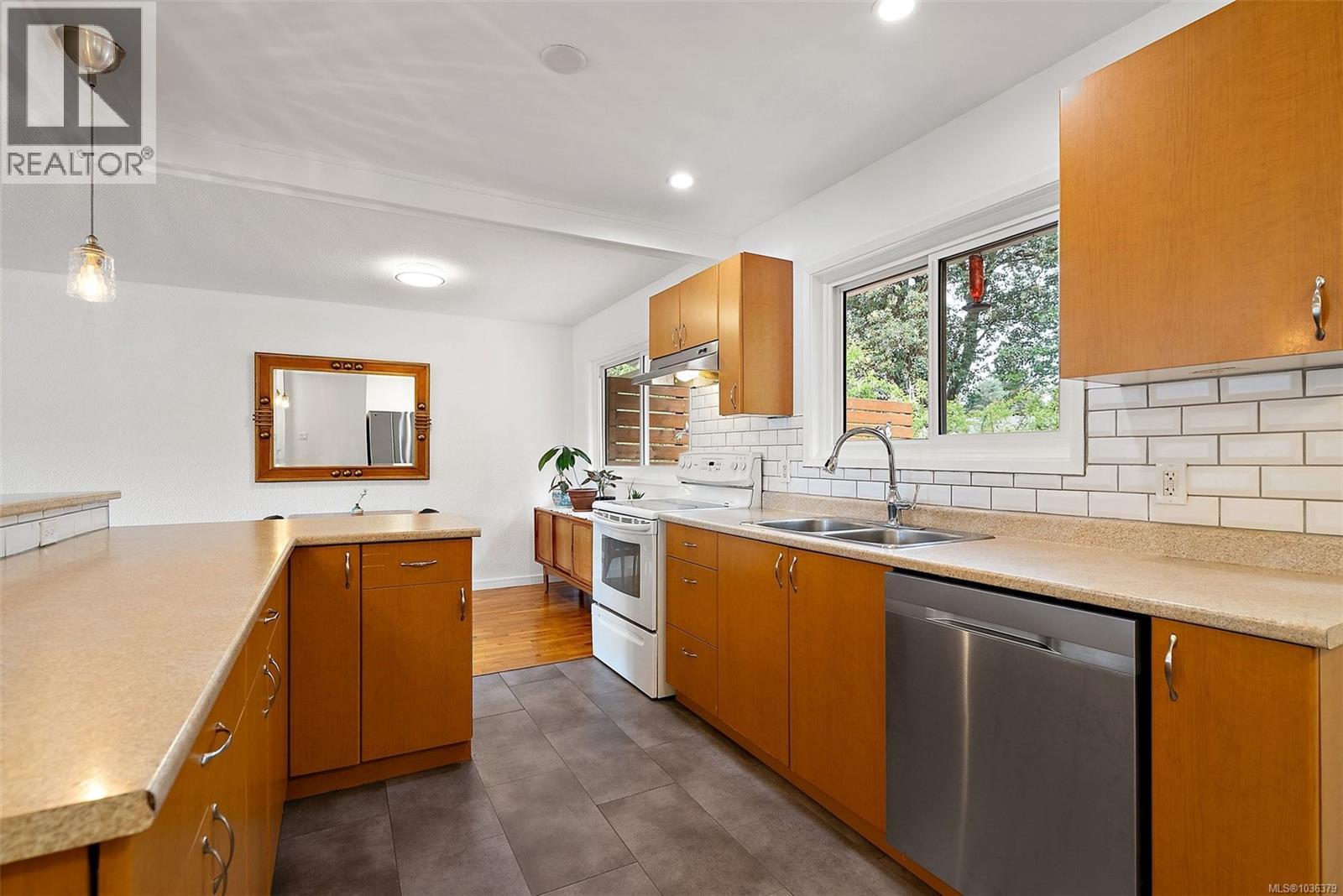 550 Ledsham Rd - 11