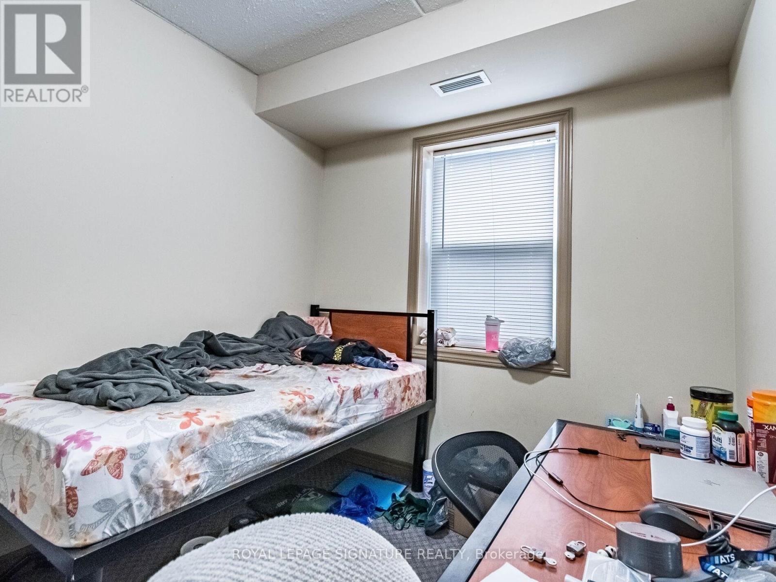 #203 251 LESTER STREET - 33